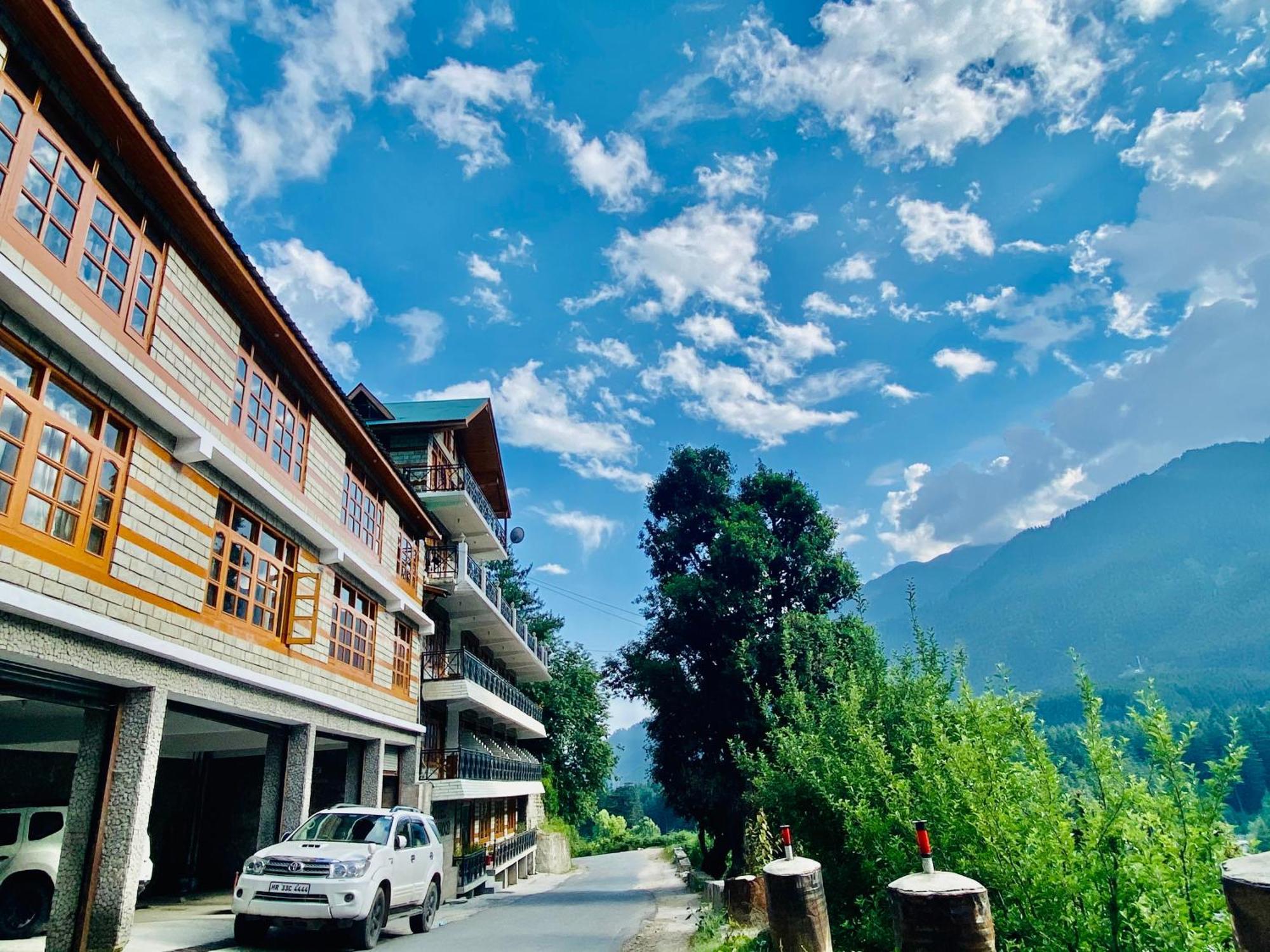 Hotel Hollywood Vibes #Riverview #Premium Rooms #Prime Location #Most Awarded #Parking #Top Rated #Open Terrace #Lawn #Best Selling Hotel In Manali Esterno foto